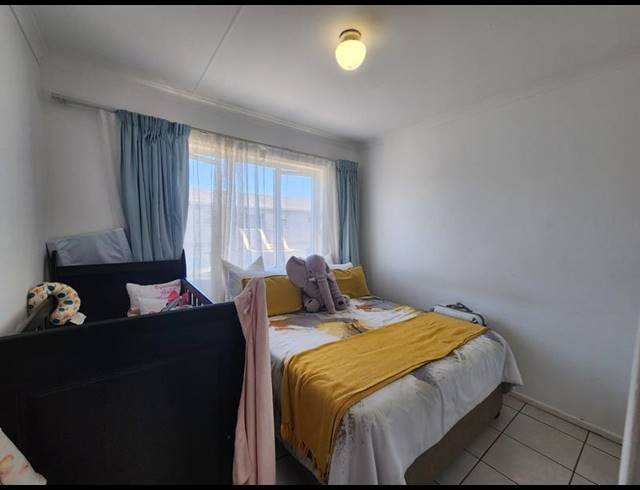 2 BEDROOM PROPERTY TO RENT IN NORTH BEACH